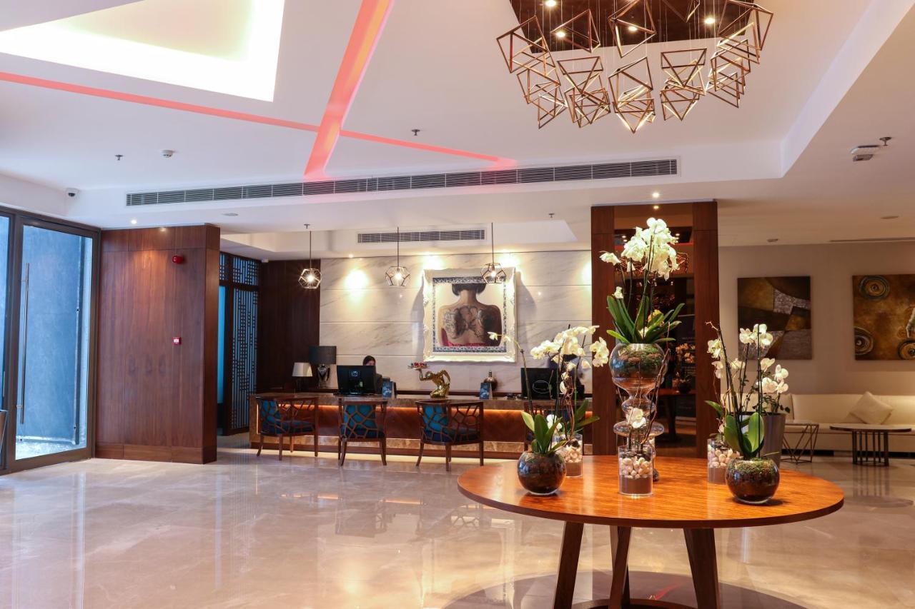 The Seven Hotel Manama Exteriör bild
