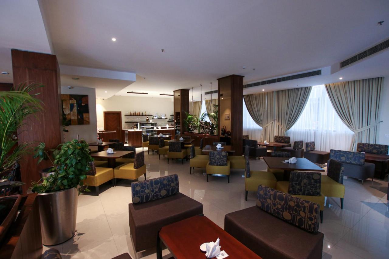 The Seven Hotel Manama Exteriör bild